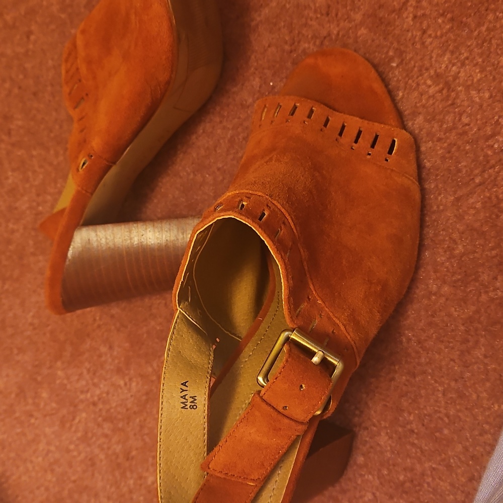 Tahari Burnt Orange Slingback Heels